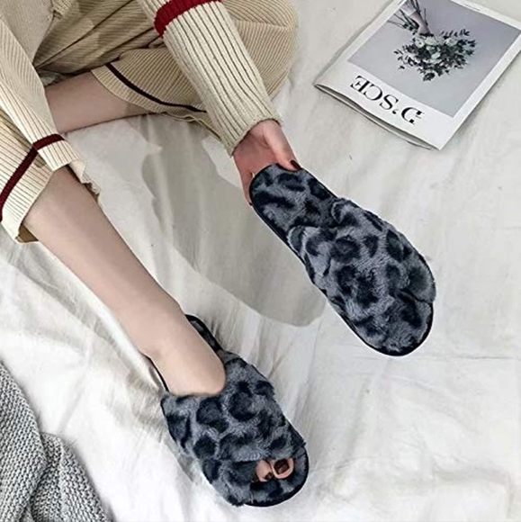 Soft Plush Fuzzy Slippers - Picture 2 of 6